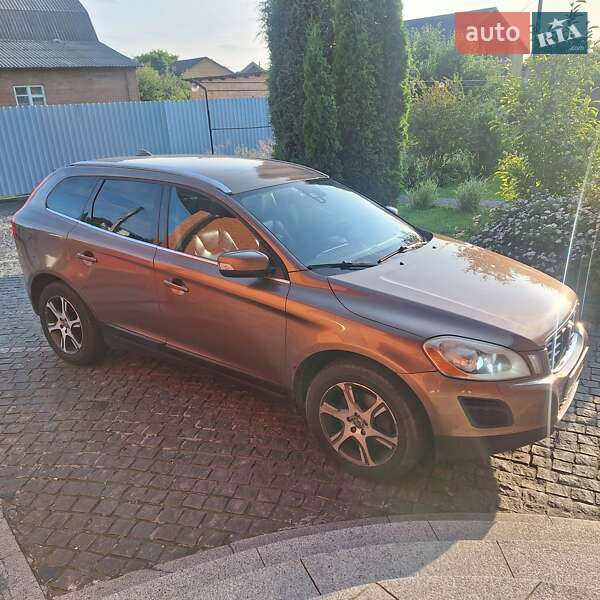 Внедорожник / Кроссовер Volvo XC60 2011 в Киеве