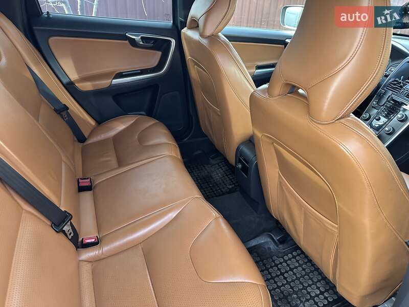 Позашляховик / Кросовер Volvo XC60 2014 в Києві