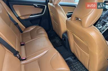 Внедорожник / Кроссовер Volvo XC60 2014 в 
