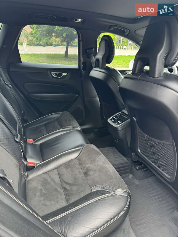 Внедорожник / Кроссовер Volvo XC60 2018 в Черкассах