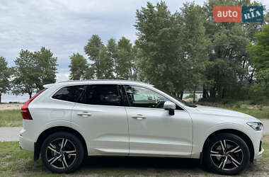 Внедорожник / Кроссовер Volvo XC60 2018 в 