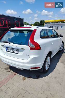 Внедорожник / Кроссовер Volvo XC60 2015 в 