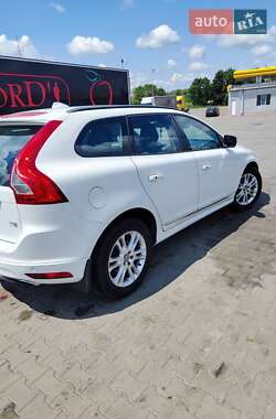 Внедорожник / Кроссовер Volvo XC60 2015 в 