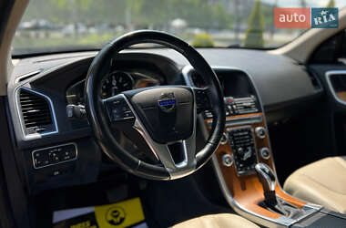 Внедорожник / Кроссовер Volvo XC60 2017 в 