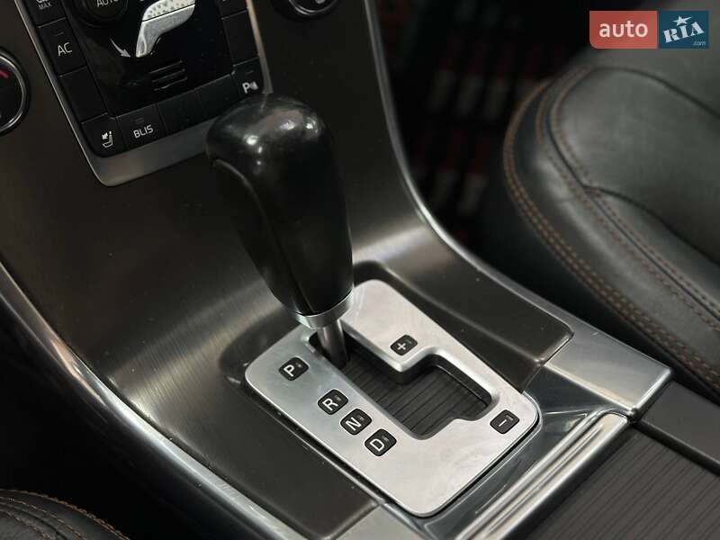 Внедорожник / Кроссовер Volvo XC60 2012 в Киеве