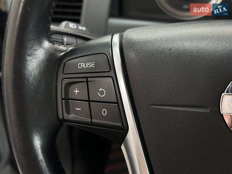 Внедорожник / Кроссовер Volvo XC60 2012 в Киеве