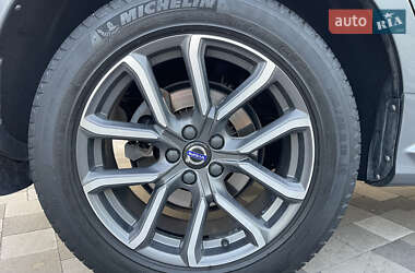 Внедорожник / Кроссовер Volvo XC60 2016 в 