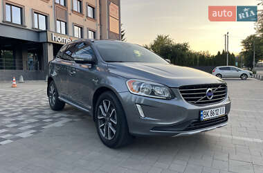 Внедорожник / Кроссовер Volvo XC60 2016 в 