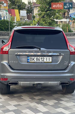 Внедорожник / Кроссовер Volvo XC60 2016 в 