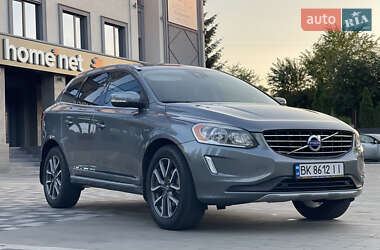 Внедорожник / Кроссовер Volvo XC60 2016 в 
