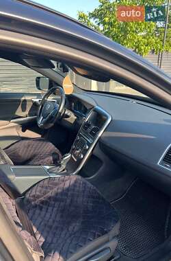 Внедорожник / Кроссовер Volvo XC60 2013 в 