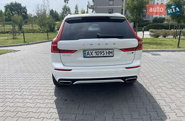 Внедорожник / Кроссовер Volvo XC60 2018 в 