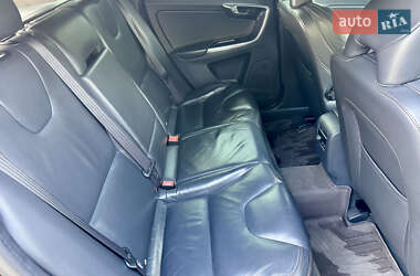 Внедорожник / Кроссовер Volvo XC60 2013 в 
