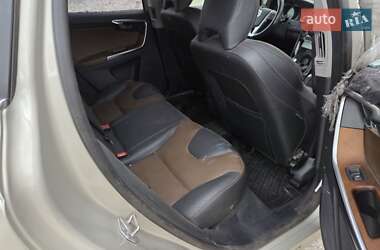 Внедорожник / Кроссовер Volvo XC60 2017 в 