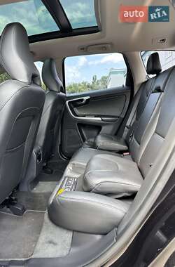 Внедорожник / Кроссовер Volvo XC60 2016 в 