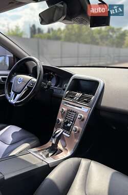 Внедорожник / Кроссовер Volvo XC60 2016 в 