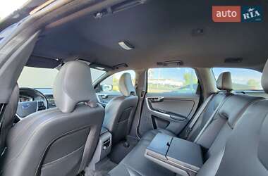 Внедорожник / Кроссовер Volvo XC60 2017 в 