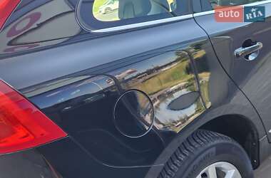 Внедорожник / Кроссовер Volvo XC60 2017 в 