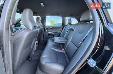 Внедорожник / Кроссовер Volvo XC60 2017 в 