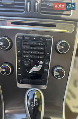 Внедорожник / Кроссовер Volvo XC60 2014 в 
