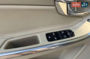 Внедорожник / Кроссовер Volvo XC60 2014 в 