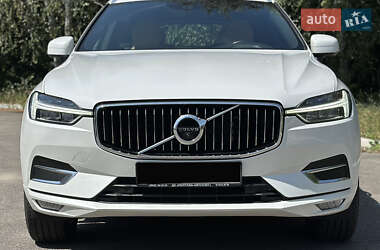 Внедорожник / Кроссовер Volvo XC60 2020 в 