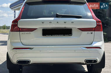 Внедорожник / Кроссовер Volvo XC60 2020 в 