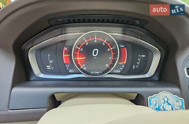 Внедорожник / Кроссовер Volvo XC60 2015 в 