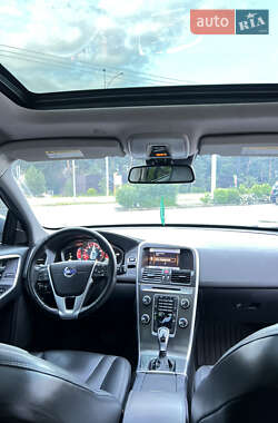 Внедорожник / Кроссовер Volvo XC60 2013 в 