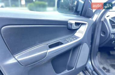 Внедорожник / Кроссовер Volvo XC60 2013 в 