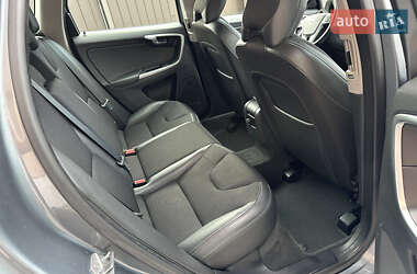 Внедорожник / Кроссовер Volvo XC60 2016 в 