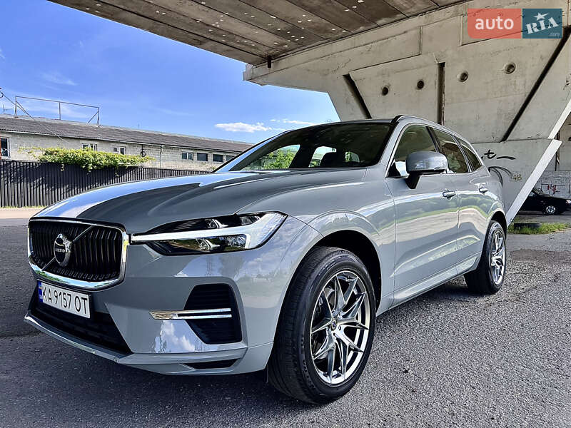 Внедорожник / Кроссовер Volvo XC60 2023 в 
