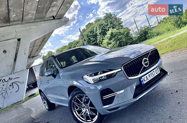 Внедорожник / Кроссовер Volvo XC60 2023 в 