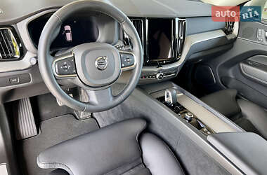 Внедорожник / Кроссовер Volvo XC60 2023 в 