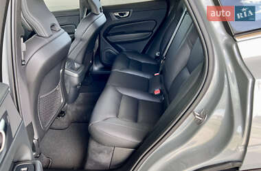 Внедорожник / Кроссовер Volvo XC60 2023 в 
