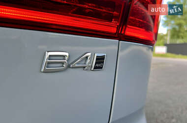 Внедорожник / Кроссовер Volvo XC60 2023 в 
