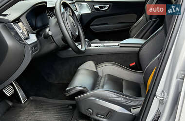 Внедорожник / Кроссовер Volvo XC60 2021 в 