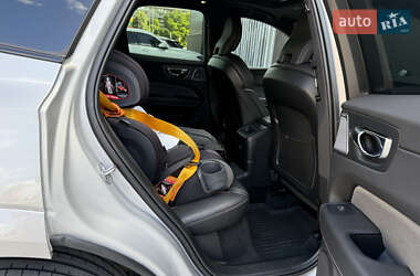 Внедорожник / Кроссовер Volvo XC60 2021 в 