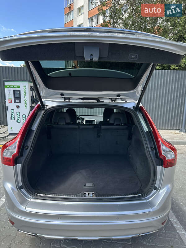 Внедорожник / Кроссовер Volvo XC60 2017 в Львове