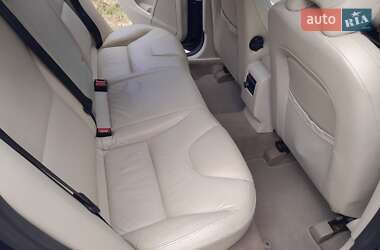 Внедорожник / Кроссовер Volvo XC60 2012 в 