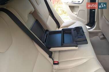 Внедорожник / Кроссовер Volvo XC60 2012 в 