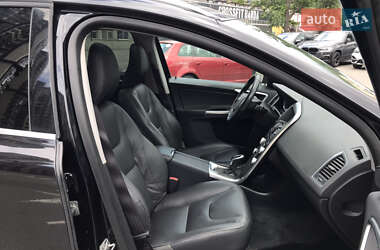 Внедорожник / Кроссовер Volvo XC60 2015 в 