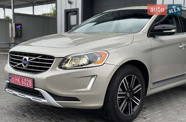 Внедорожник / Кроссовер Volvo XC60 2016 в 