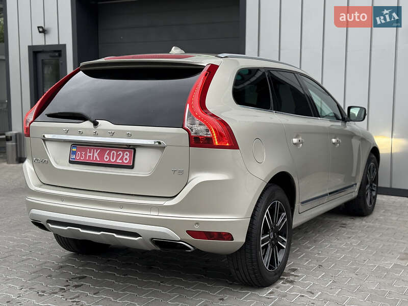Внедорожник / Кроссовер Volvo XC60 2016 в Владимире