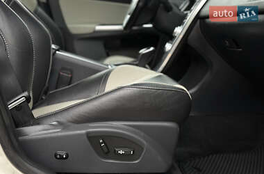 Внедорожник / Кроссовер Volvo XC60 2016 в 
