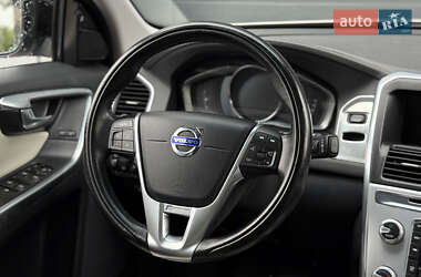 Внедорожник / Кроссовер Volvo XC60 2016 в 