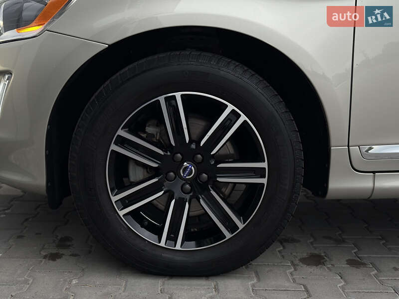 Внедорожник / Кроссовер Volvo XC60 2016 в Владимире