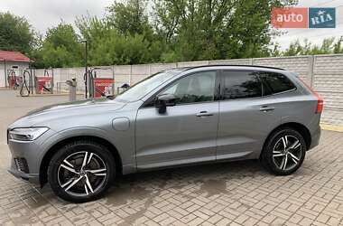 Внедорожник / Кроссовер Volvo XC60 2021 в 