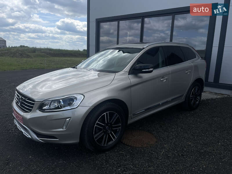 Внедорожник / Кроссовер Volvo XC60 2017 в 