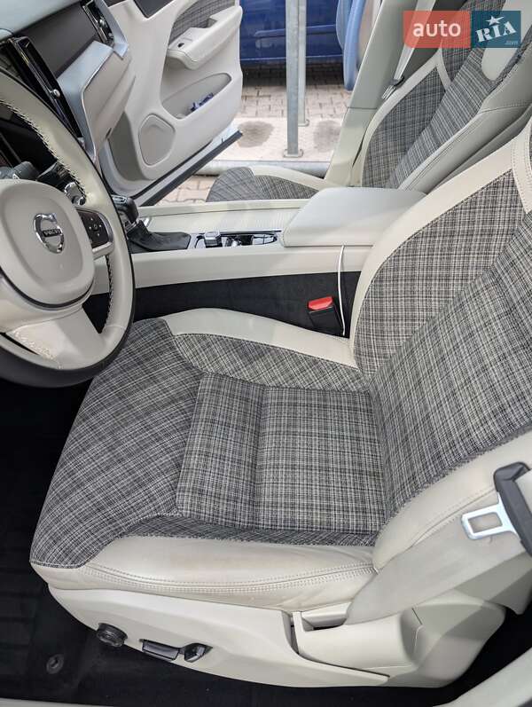 Внедорожник / Кроссовер Volvo XC60 2017 в Ивано-Франковске